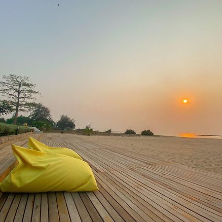 Chez Nous Boutique Resort Haad Chao Samran Buitenkant foto