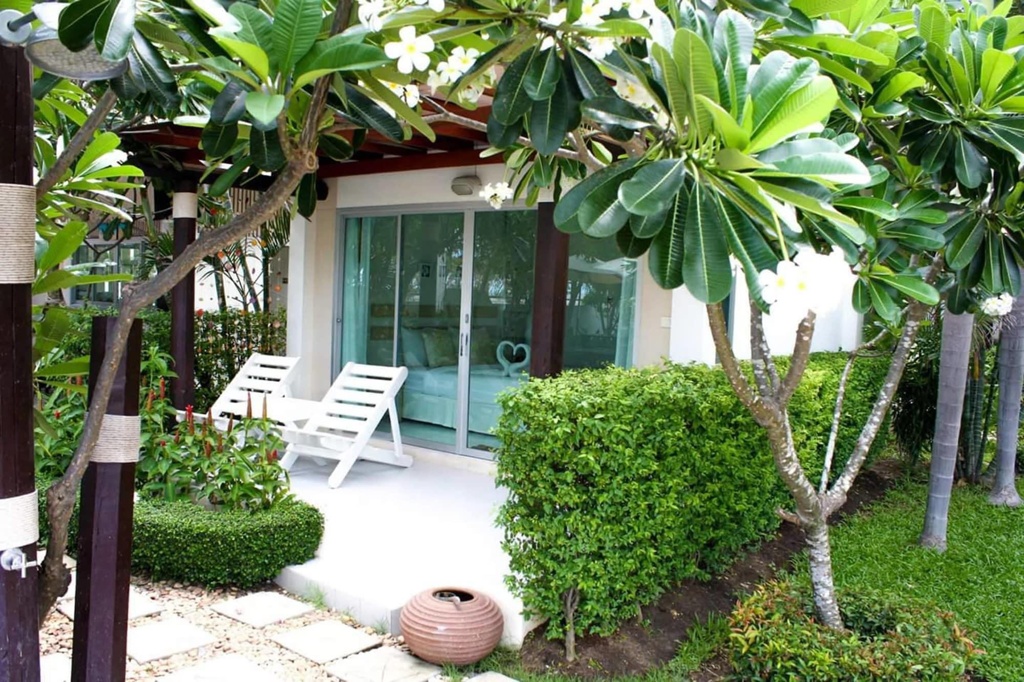 Chez Nous Boutique Resort Haad Chao Samran Buitenkant foto