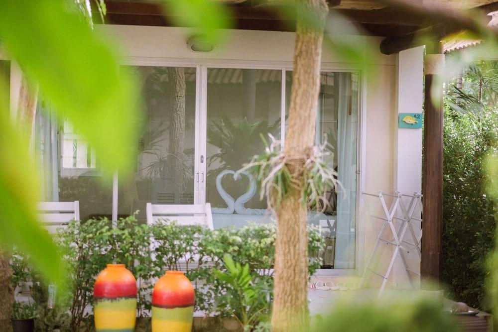 Chez Nous Boutique Resort Haad Chao Samran Buitenkant foto