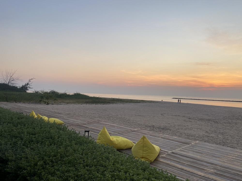 Chez Nous Boutique Resort Haad Chao Samran Buitenkant foto