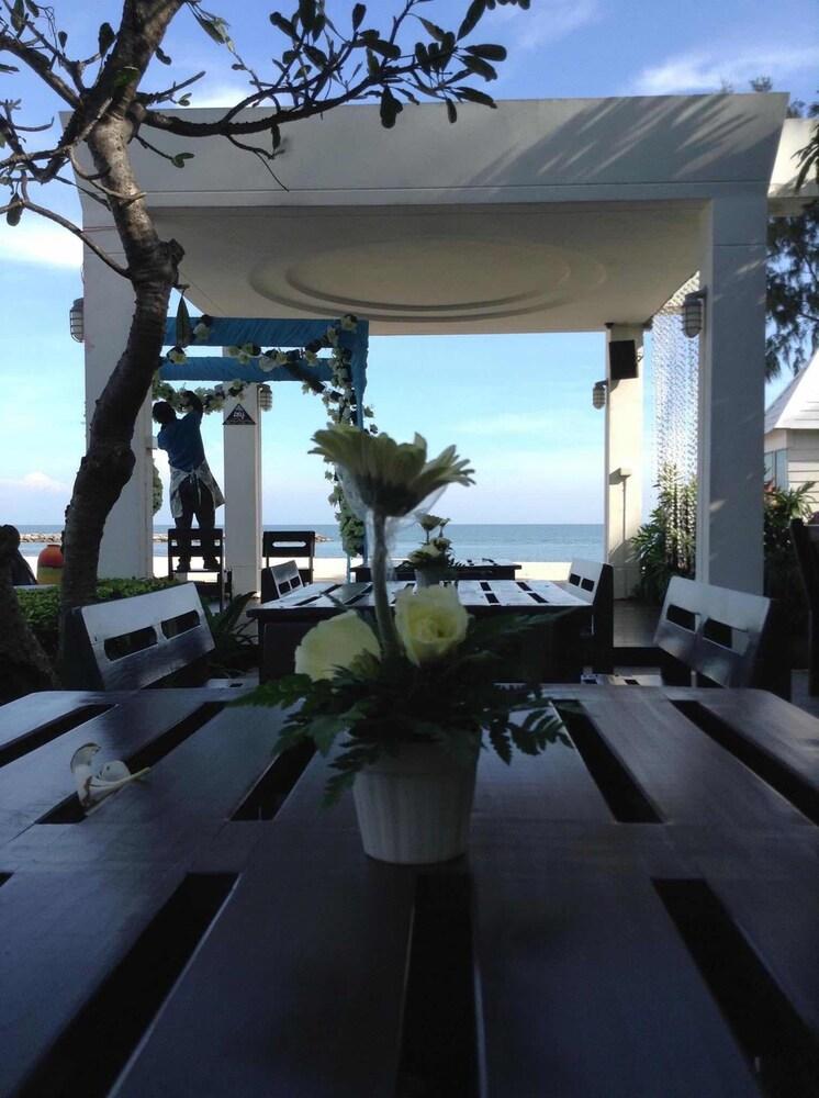 Chez Nous Boutique Resort Haad Chao Samran Buitenkant foto