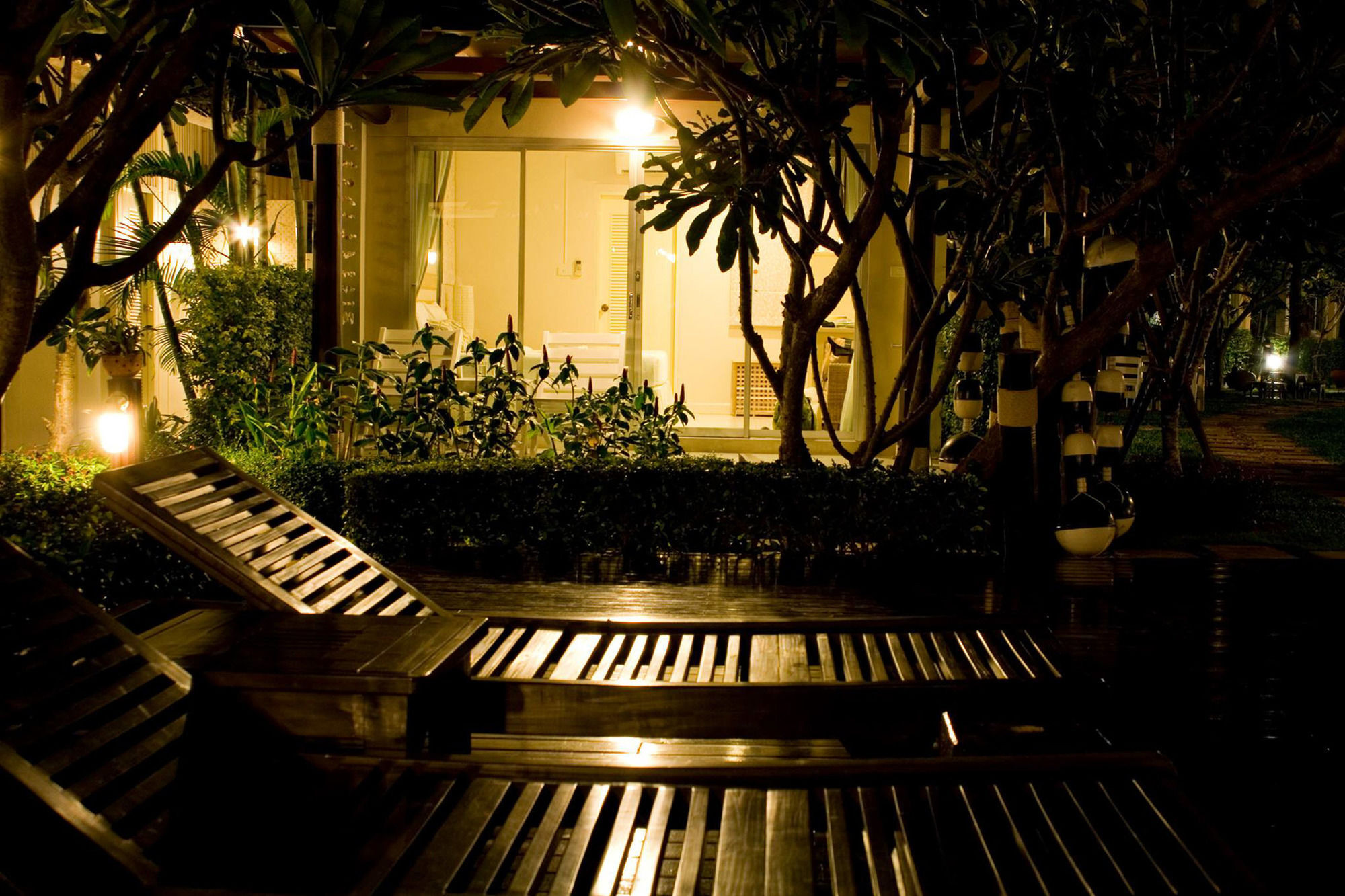 Chez Nous Boutique Resort Haad Chao Samran Buitenkant foto