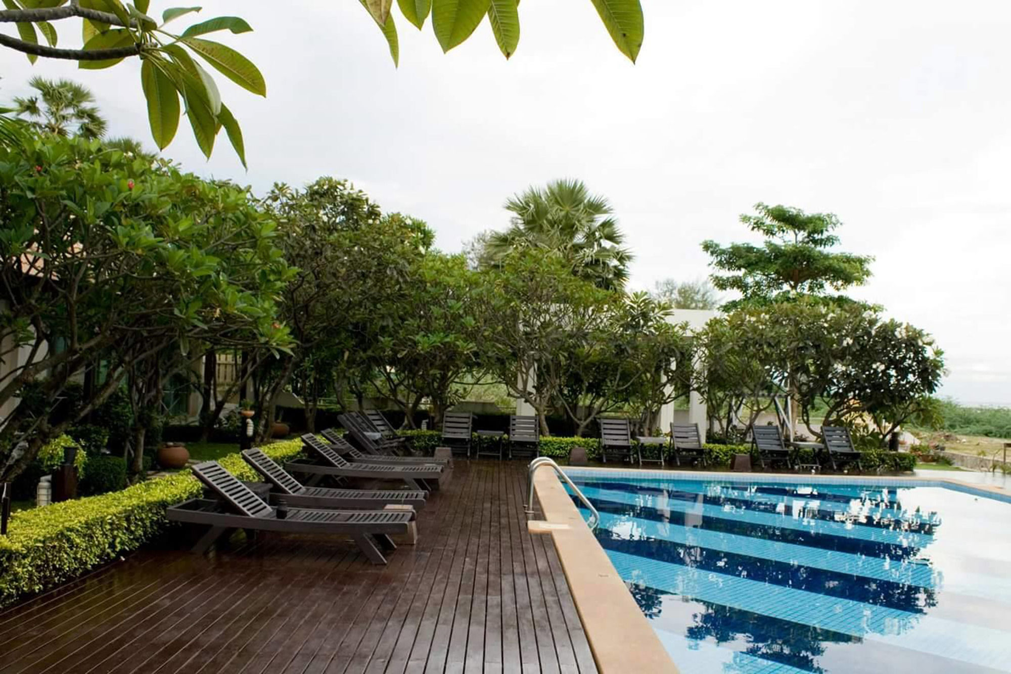 Chez Nous Boutique Resort Haad Chao Samran Buitenkant foto
