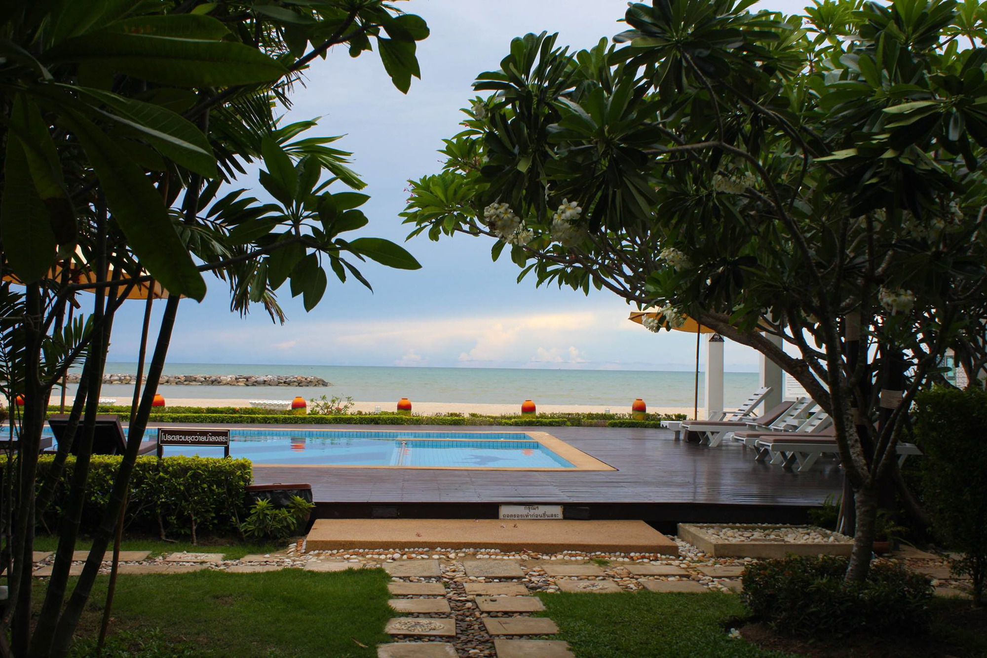 Chez Nous Boutique Resort Haad Chao Samran Buitenkant foto
