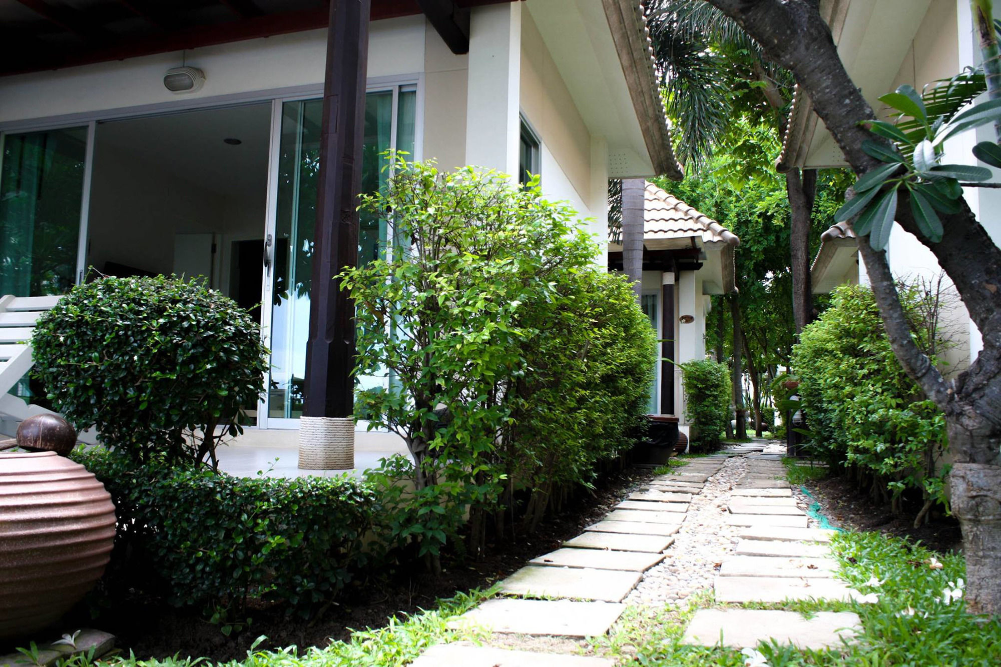 Chez Nous Boutique Resort Haad Chao Samran Buitenkant foto