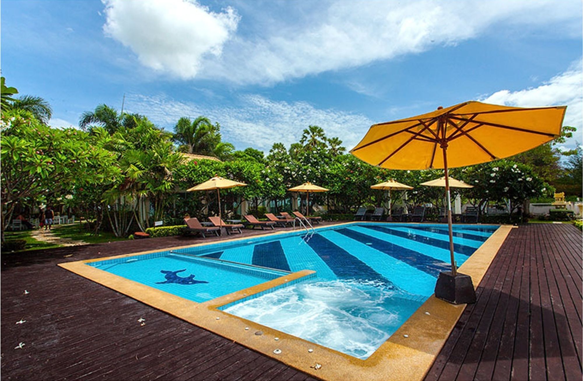 Chez Nous Boutique Resort Haad Chao Samran Buitenkant foto